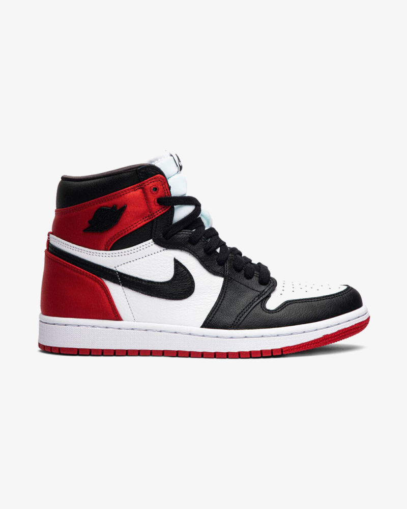 NIKE AIR JORDAN1 RETRO HIGH SATIN BLACK TOE